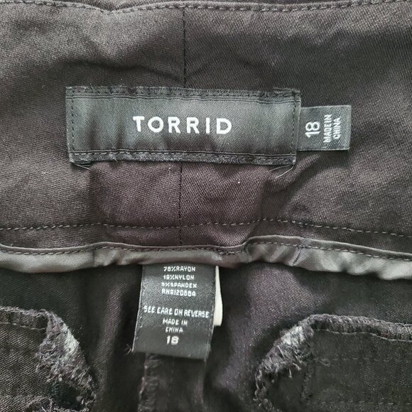 🖤 TORRID Plus Size Black Curvy Stretch Ankle Pants  / Capris | 18 🖤 - Picture 7 of 7